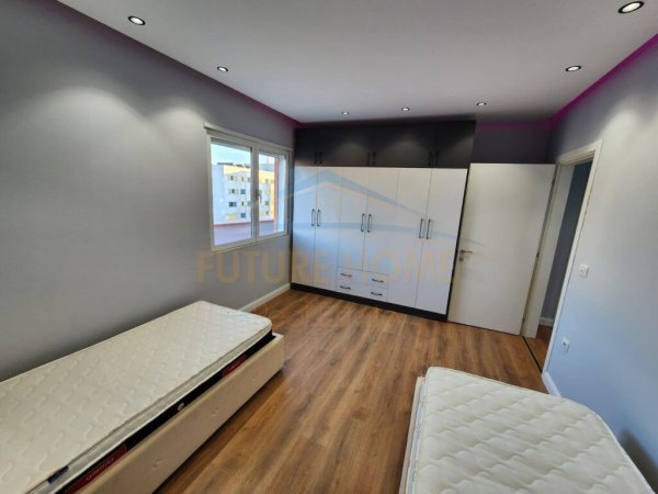 Shitet, Apartament 2+1, 21 Dhjetori, Tiranë.