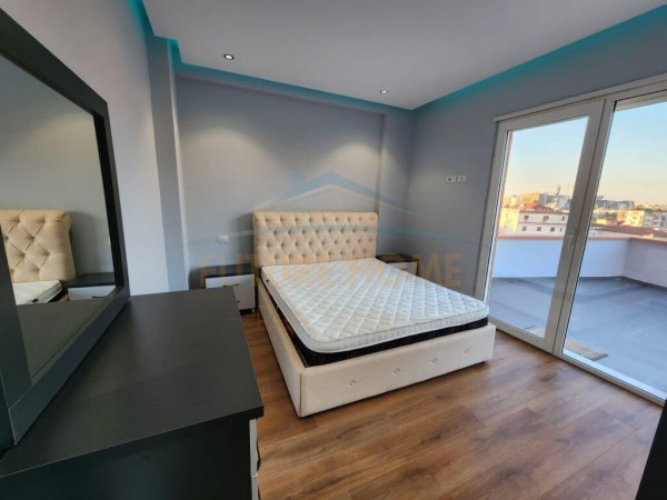 Shitet, Apartament 2+1, 21 Dhjetori, Tiranë.