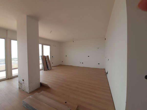 Shitet apartament me pamje nga deti, Durres