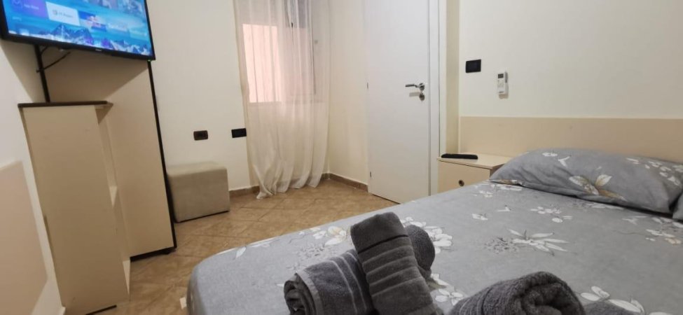 Apartament 1+1 Me Qera Te 5 Maj (ID B211214) Tirane