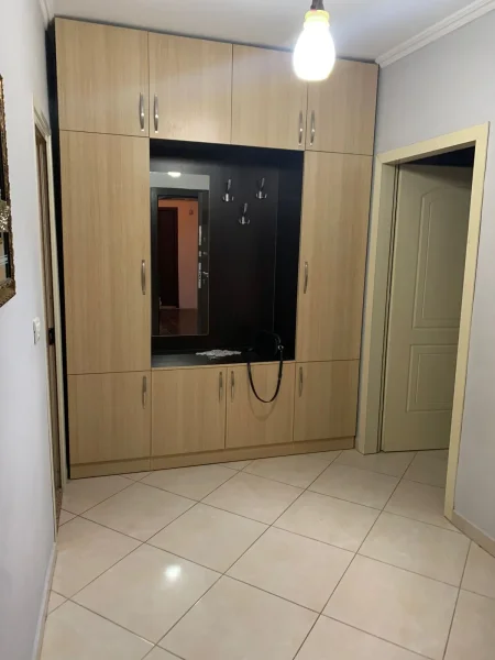 Jepet me qera 1+1 ,rruga Kadri Roshi