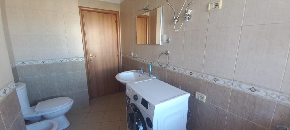 Apartament me qera