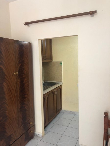 Tirane, jepet me qera garsonier 35 m² 25.000 Leke  tek Medreseja