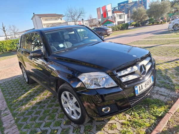 Shitet Mercedes-Benz GLK 200 vlera 12 500 eur