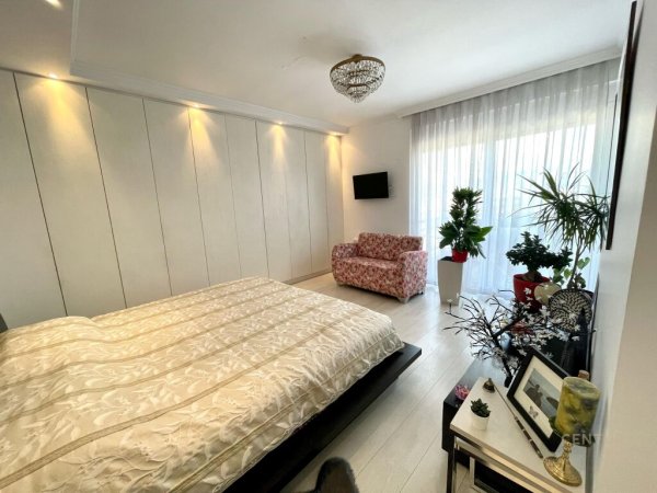 Shitet Apartament 2+1+2 tek Liqeni i Thate!