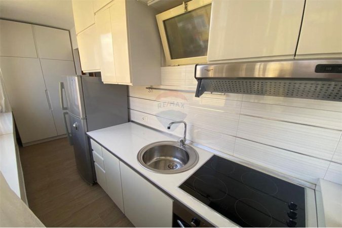 Jepet me qira apartament 1+1 ne Porcelan, tek UET