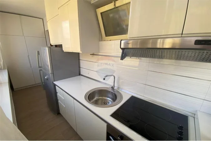 Jepet me qira apartament 1+1 ne Porcelan, tek UET