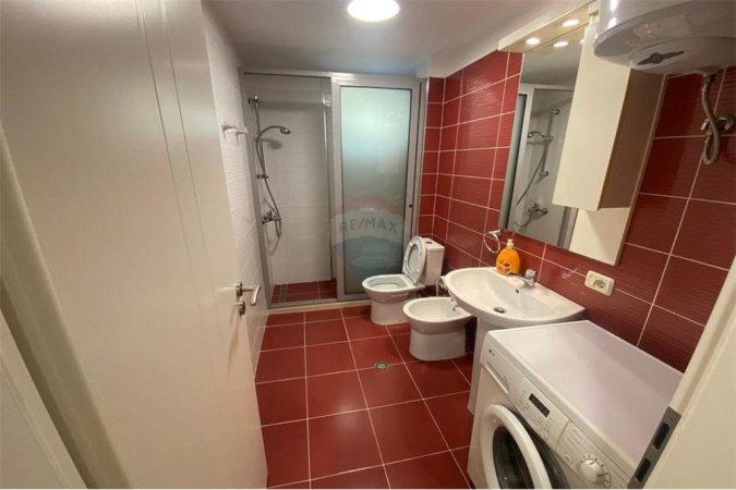 Jepet me qira apartament 1+1 ne Porcelan, tek UET