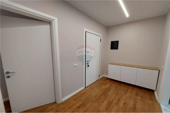 Apartament 2+1+2,totalisht i mobiluar me qira ne 5 Maj per 550 Euro!