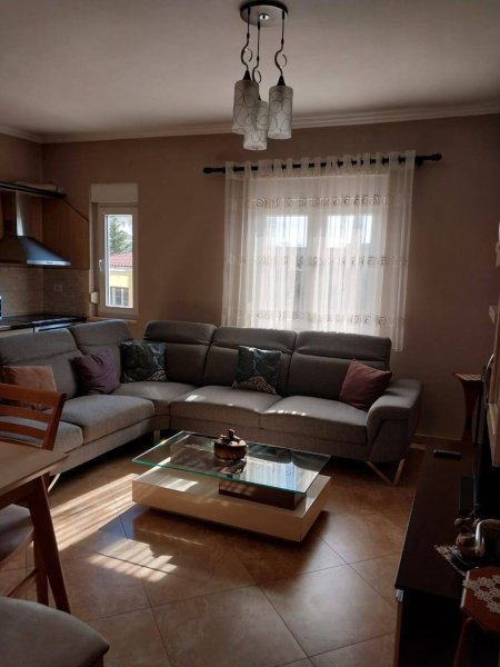 Jepet me qera apartament 2+1+2, Spitali Nene Tereza