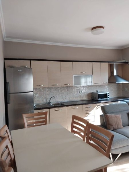 Jepet me qera apartament 2+1+2, Spitali Nene Tereza