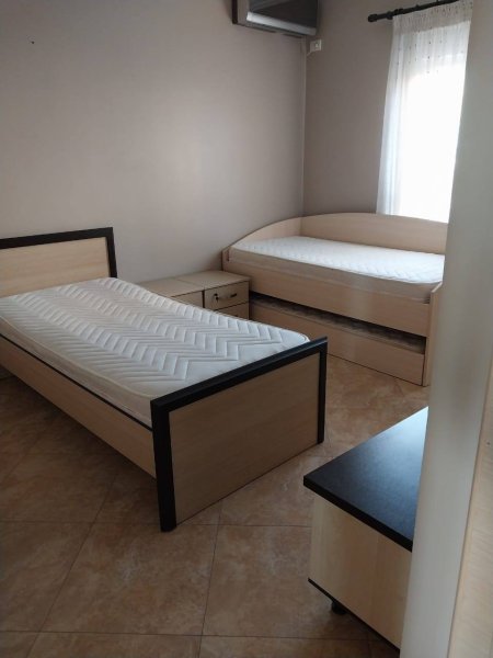 Jepet me qera apartament 2+1+2, Spitali Nene Tereza