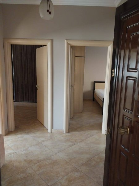 Jepet me qera apartament 2+1+2, Spitali Nene Tereza