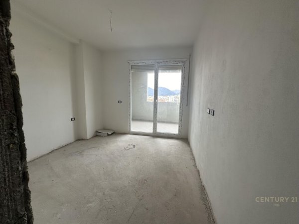 SHESIM APARTAMENT 1+1 ME PAMJE TE LIRE, TEK TIRANA GOLDEN PARK 3!