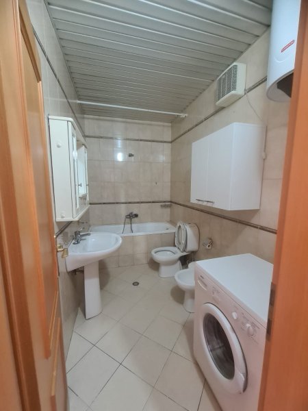 Apartament 2+1+2 Per Qira Prane Fakultetit Juridik