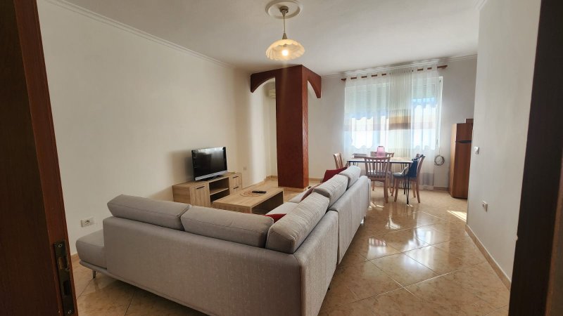 Apartament 2+1+2 Per Qira, Garda