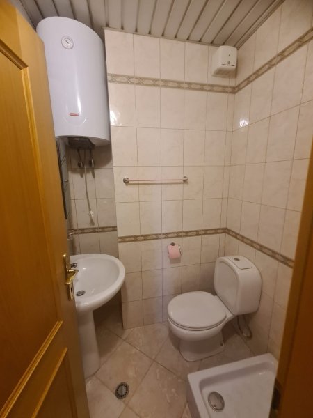 Apartament 2+1+2 Per Qira Prane Fakultetit Juridik