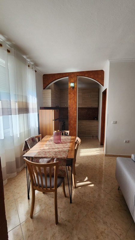 Apartament 2+1+2 Per Qira, Garda