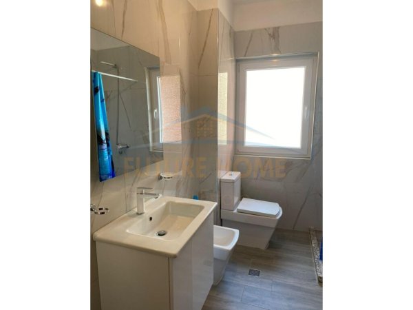 Shitet, Apartament 1+1, Komuna e Parisit. 140,000 €