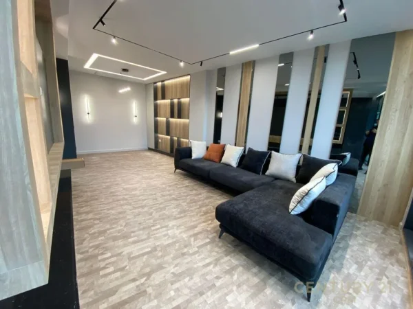 Japim me qira apartament modern 2+1+2+post parkimi tek Liqeni i Tiranes ne Rezidencen Lake View.