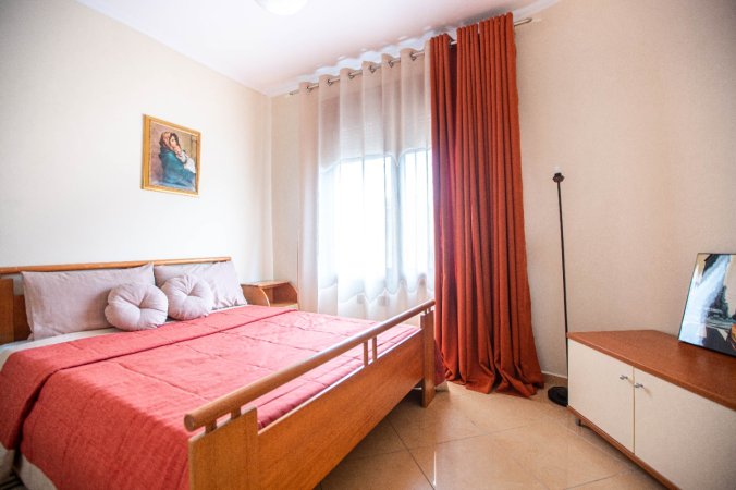 Apartament me Qera ne Bllok 2+1+2