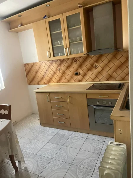 Apartament 2+1 Per Qira, Rruga Mihal Grameno