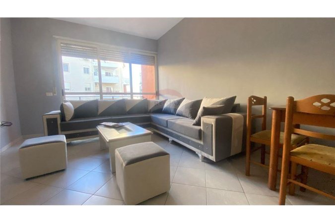 Apartament 2+1 per qira ne Yzberisht!