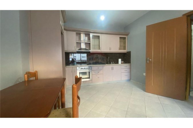 Apartament 2+1 per qira ne Yzberisht!