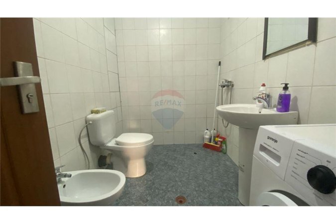 Apartament 2+1 per qira ne Yzberisht!