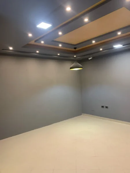 Ambjent biznesi me qera te Pallati me Shigjeta 400 euro