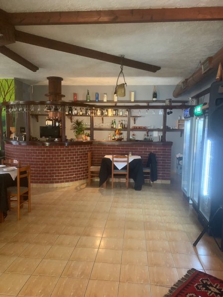 Restorant me qera ne Berzhite 1500 euro