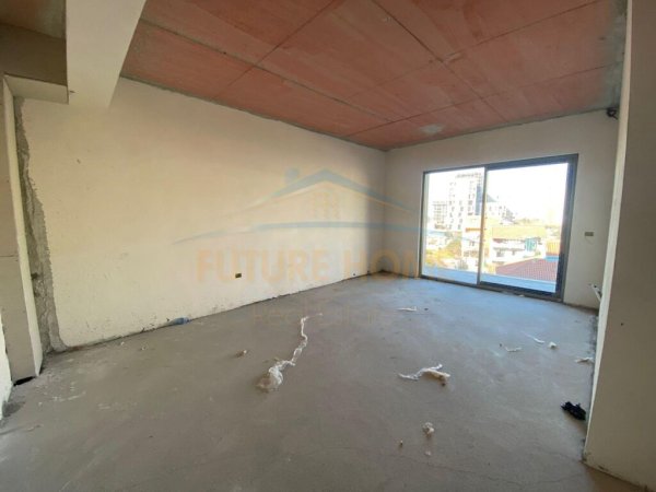 Shitet, Apartament 2+1+2, Ish Fusha e Aviacionit, Tiranë. Cmimi 153,900euro