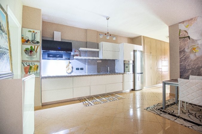 Tirane,Apartament #meQira  2+1+2 (Blloku)