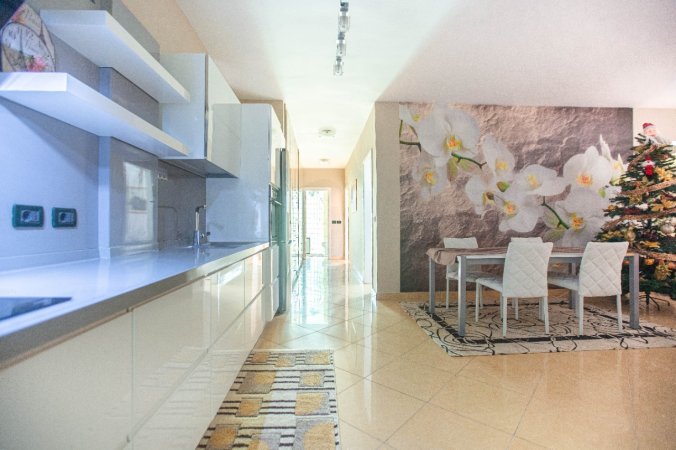 Tirane,Apartament #meQira  2+1+2 (Blloku)