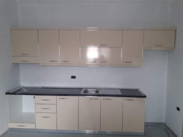 Tirane, jepet me qera apartament 1+1+BLK Kati 3, 70 m² 25.000 Leke (shaban bardhoshi)