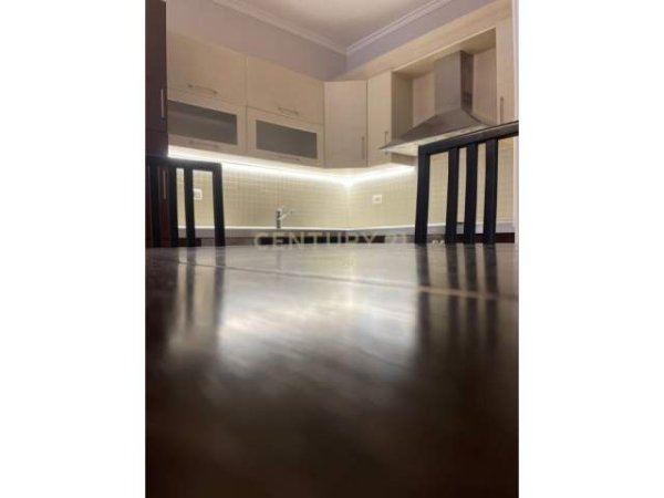 Tirane, jepet me qera apartament 1+1+BLK Kati 3, 60 m² 400 Euro (Bill Klinton)