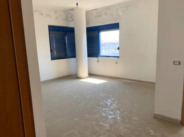 Fier, Shitet Apartament 3+1+BLK Kati 10, 128 m² , 4.935.680 Leke (Rruga "Lami Monka")