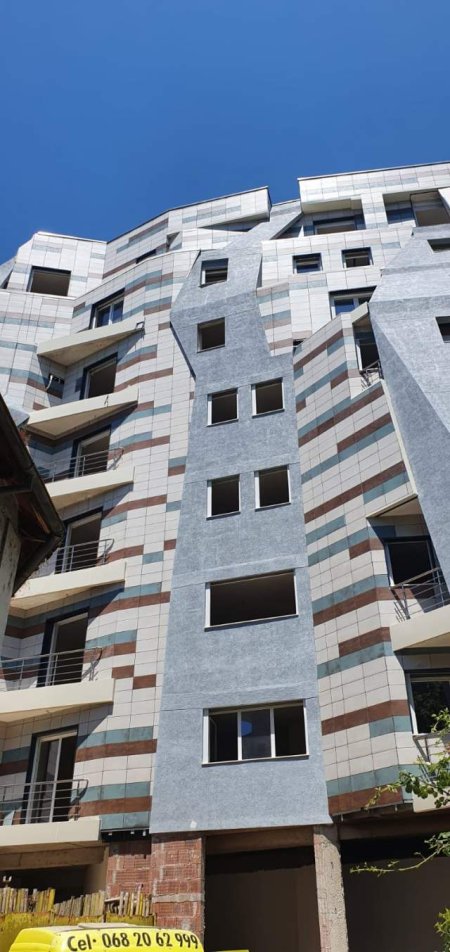 Tirane, shes apartament 2+1+BLK Kati 1, 80 m² 120.000 Euro (rruga e Kavajes)