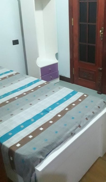 Tirane, jepet me qera apartament 1+1 Kati 3, 70 m² 25.000 Leke