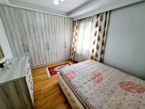 Tirane, jepet me qera apartament 650 Euro (kopshti botanik)
