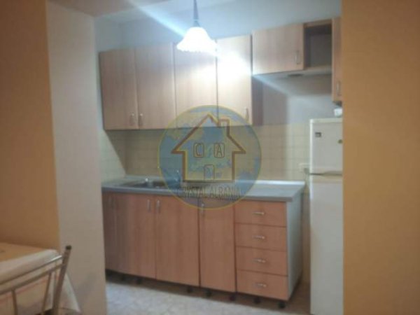 Tirane, jepet me qera apartament 2+1 Kati 4, 92 m² 420 Euro (Rruga e Durresit)
