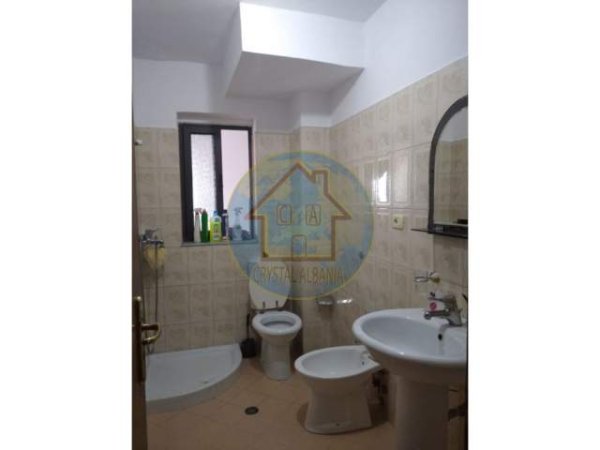 Tirane, jepet me qera apartament 2+1 Kati 4, 92 m² 420 Euro (Rruga e Durresit)