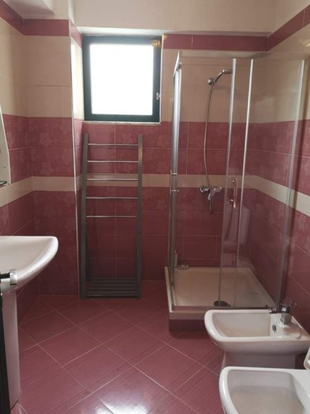 Tirane, jepet me qera apartament 2+1+BLK Kati 3, 100 m² 650 Euro
