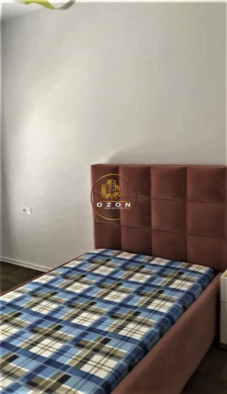 Tirane, jepet me qera apartament 2+1+BLK Kati 3, 85 m² 500 Euro (Shkolla " At Zef Pllumi ")