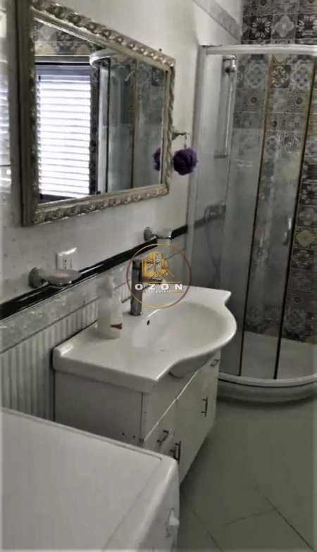 Tirane, jepet me qera apartament 2+1+BLK Kati 3, 85 m² 500 Euro (Shkolla " At Zef Pllumi ")