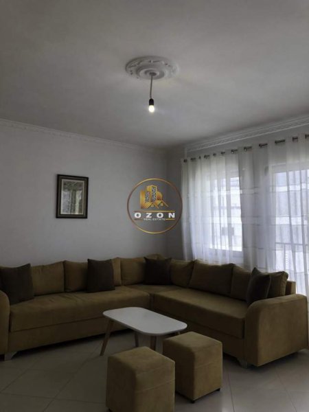 Tirane, jepet me qera apartament 2+1+BLK Kati 4, 90 m² 400 Euro (Don Bosko)