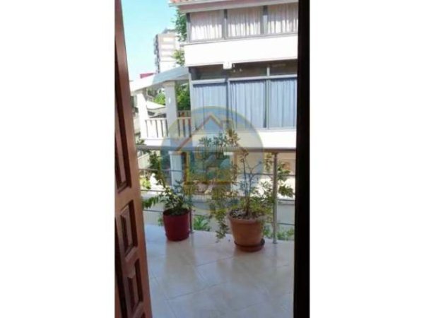 Tirane, jepet me qera shtepi 2+1 Kati 2, 100 m² 350 Euro (Vilat Amerikane)