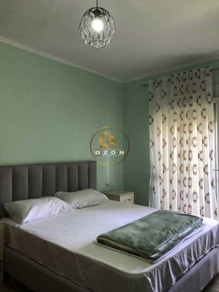 Tirane, jepet me qera garsonier Kati 5, 34 m² 300 Euro (Rruga e Durresit)