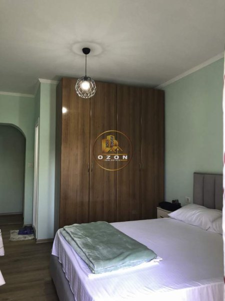 Tirane, jepet me qera garsonier Kati 5, 34 m² 300 Euro (Rruga e Durresit)