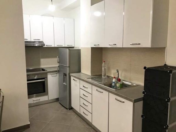 Tirane, jepet me qera apartament 1+1+BLK Kati 3, 58 m² 350 Euro (Rruga Bill Klinton)